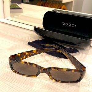 Vintage Tortoise Gucci Sunglasses (by original owner) 140 GG2450/S 4TM 52017